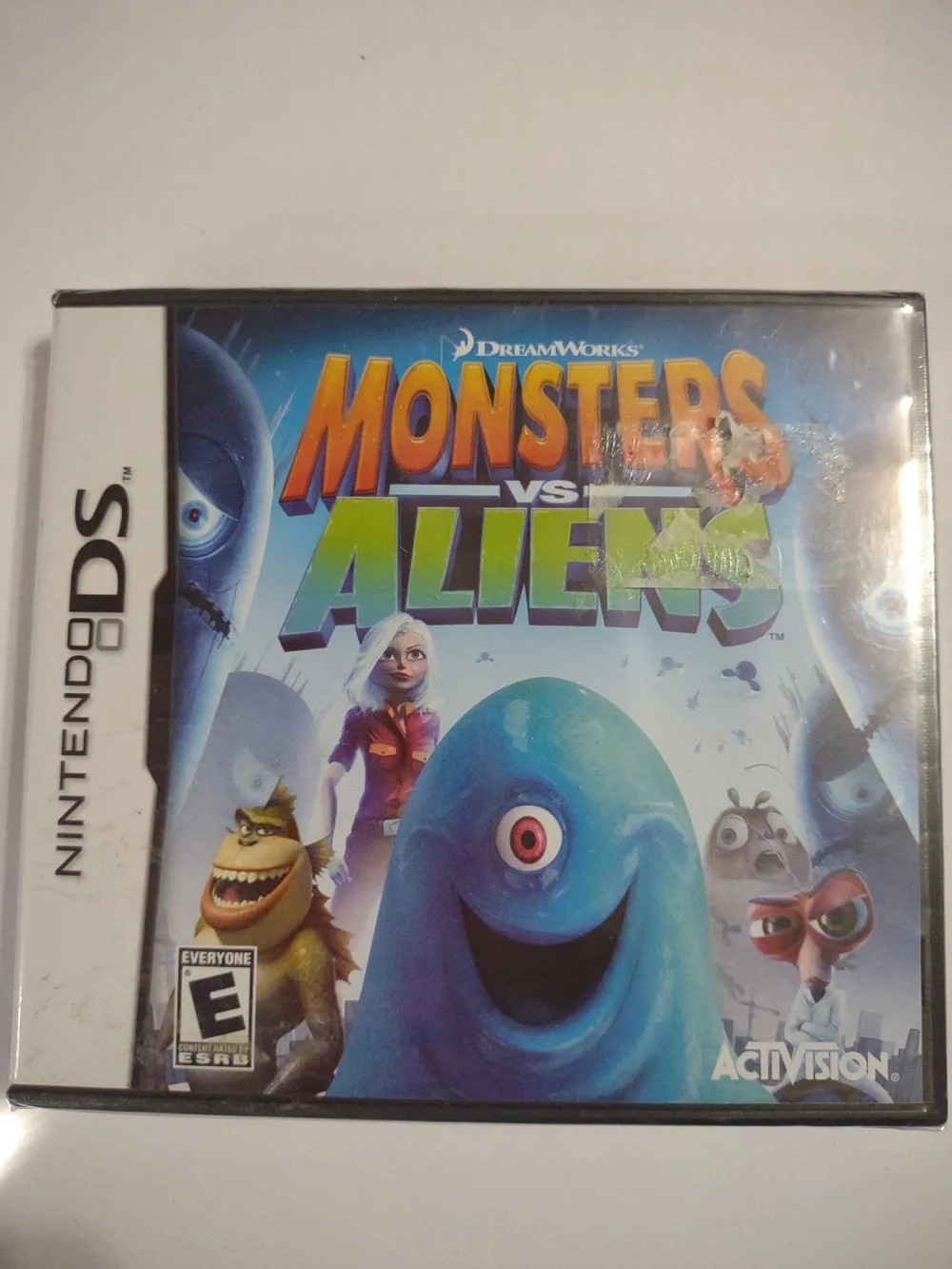 Nintendo DS Monsters vs Aliens Video Game - Blue & Green Cover